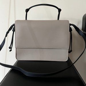 Von Holzhausen the Handheld bag